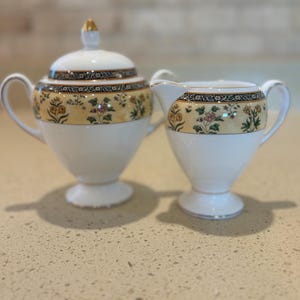 Wedgwood India Pattern Bone China Creamer and Lidded Sugar Bowl Made in England