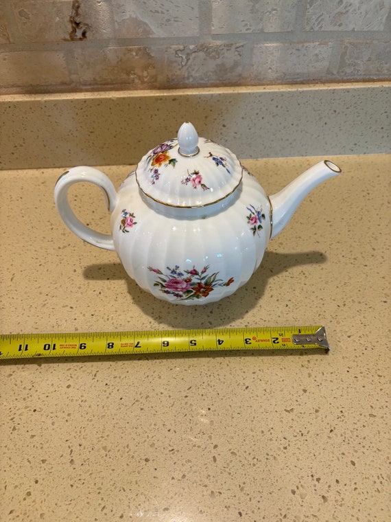 ROYAL WORCESTER ロアノーク 蓋付きベジタブルボウル 英国アンティーク