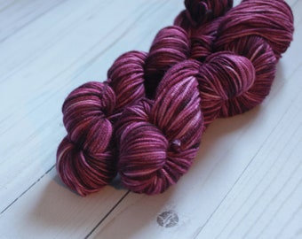 Handdyed yarn / Superwash Merino, Nylon, Cashmere / DK Light Worsted Weight / Snuggly Base / Burgandy, Red, Pink / "Mulled Wine"