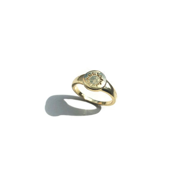 Gold Vermeil Sun Signet Ring Gold Vermeil / Gold Vermeil Round Signet Ring