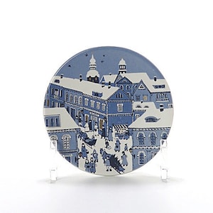 Arabia Finland klein verzamelbaar kerstbord Kerstbord Christmas Street Raija Uosikkinen 12 cm diameter