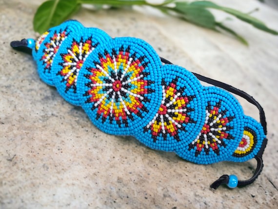 トライバルパターン ビーズブレスレット