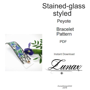 Może przedstawiać: Wzór bransoletki Peyote w stylu witrażu w formacie PDF. Wzór ma białe tło z niebieskimi i zielonymi kształtami geometrycznymi. Obraz pokazuje również gotową bransoletkę o podobnym wzorze.