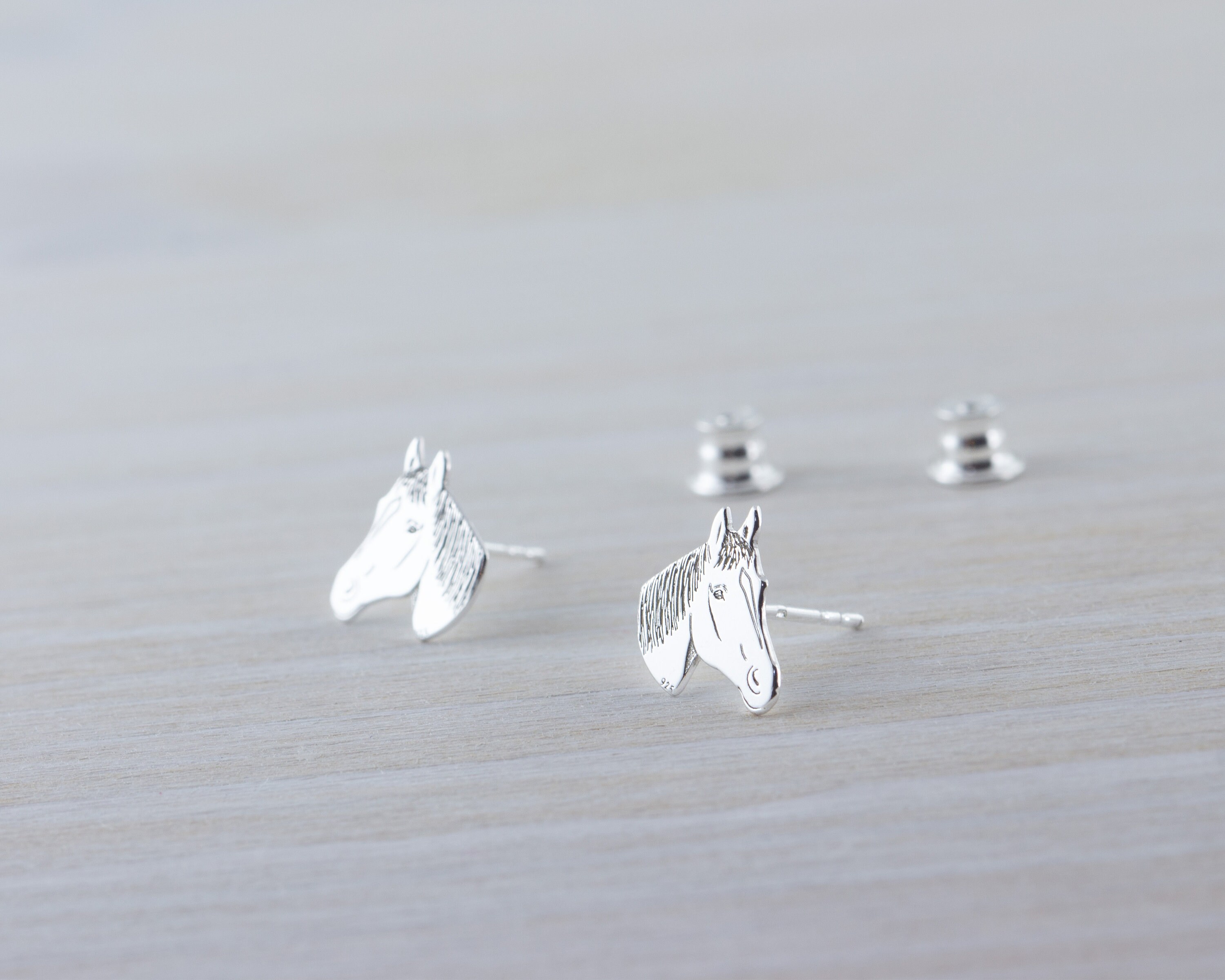 Horse Head Stud main image 0