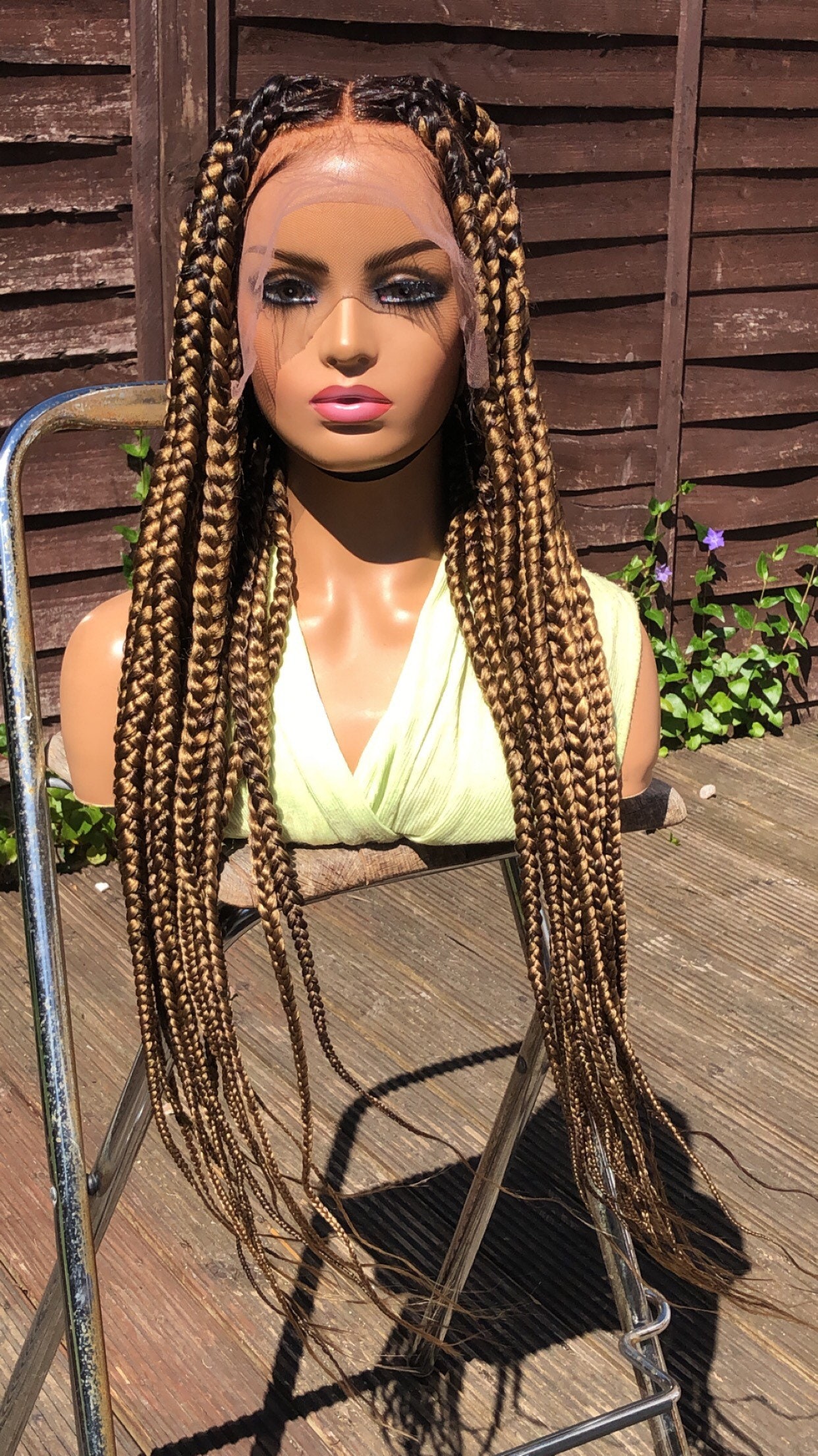 Featured image of post Blonde Jumbo Knotless Box Braids - Knotless box braids are a new part of that lifestyle.