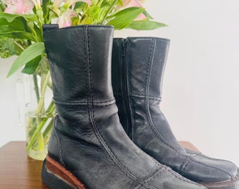 Vintage Frye Mid Calf Black Leather Boots size 7