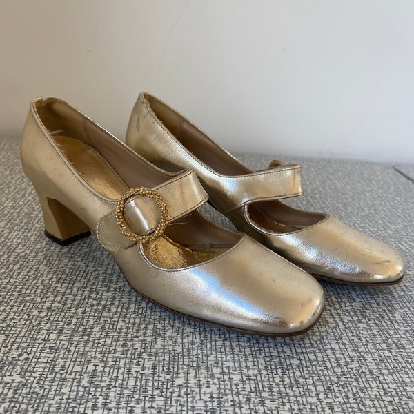 Vintage Women's Shoes,  Size 5.5, Gold Pumps, Mod Style, 1960's Pumps, Gold Shoes, Vintage Heels, 60's Style, 60's Shoes, Mod Shoes, Gold