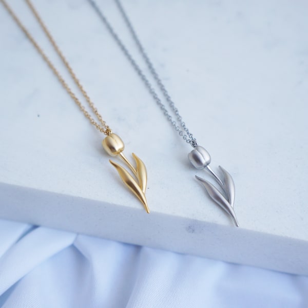 Tulip Flower Necklace Gold Silver, Flower Charm Gift For Mom, Floral Pendant, Dainty Jewelry, Mother's Day Gift, Simple Jewelry