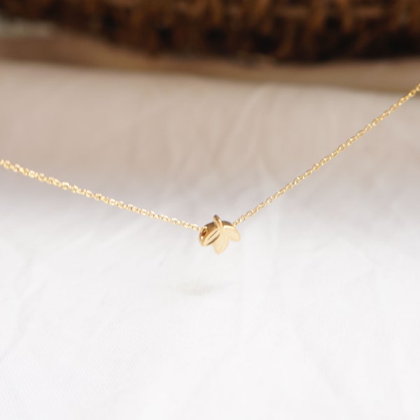 Chunky Leaf Necklace