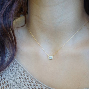 Dainty Rectangle Cubic Zirconia Crystal Necklace Thread Gold Chain Minimal Jewelry Tiny Necklace for Her Gift for Bridesmaids