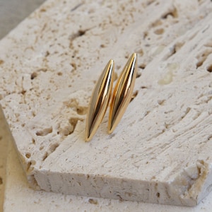 Minimalist Gold Post Earrings, Oval Shape, 24kt Gold Plated, Modern Style, Dainty Earrings, Elegant Gold Post Earrings, Stylish Earrings
