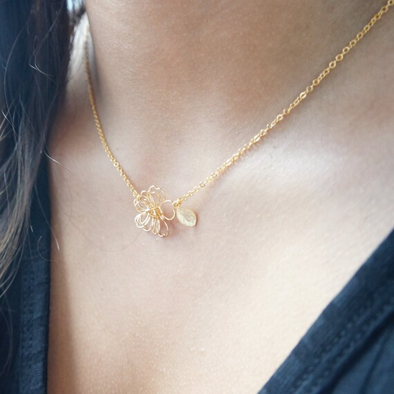 Personalized Flower Necklace Gold Wire Flower Pendant Tiny Etsy