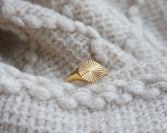 Signet Gold Ring Sunburst Ring Waterproof Ring for Woman Sun Ring Statement Ring Pinky Ring Gift for Girlfriend Sunbeam Ring