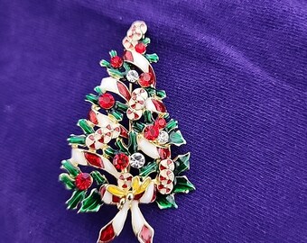 Beautiful Vintage Christmas Tree Enamel And Rheinstone Brooch