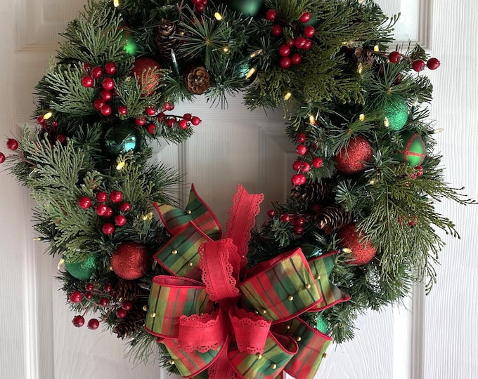Lighted Christmas Wreath. Prelit Holiday Wreath. Lighted Front Door