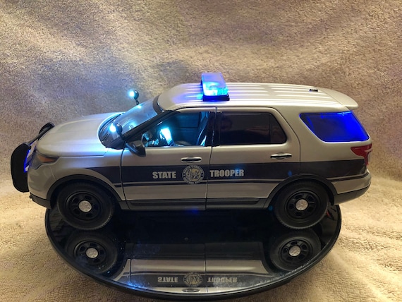 118 scale Trooper Police die-cast Ford Explorer model replica with working lights and 4 tone siren