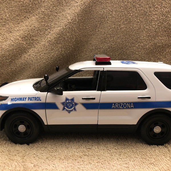 1/18 scale Arizona DPS State Trooper  die-cast Ford Explorer model replica with working lights and 4 tone siren