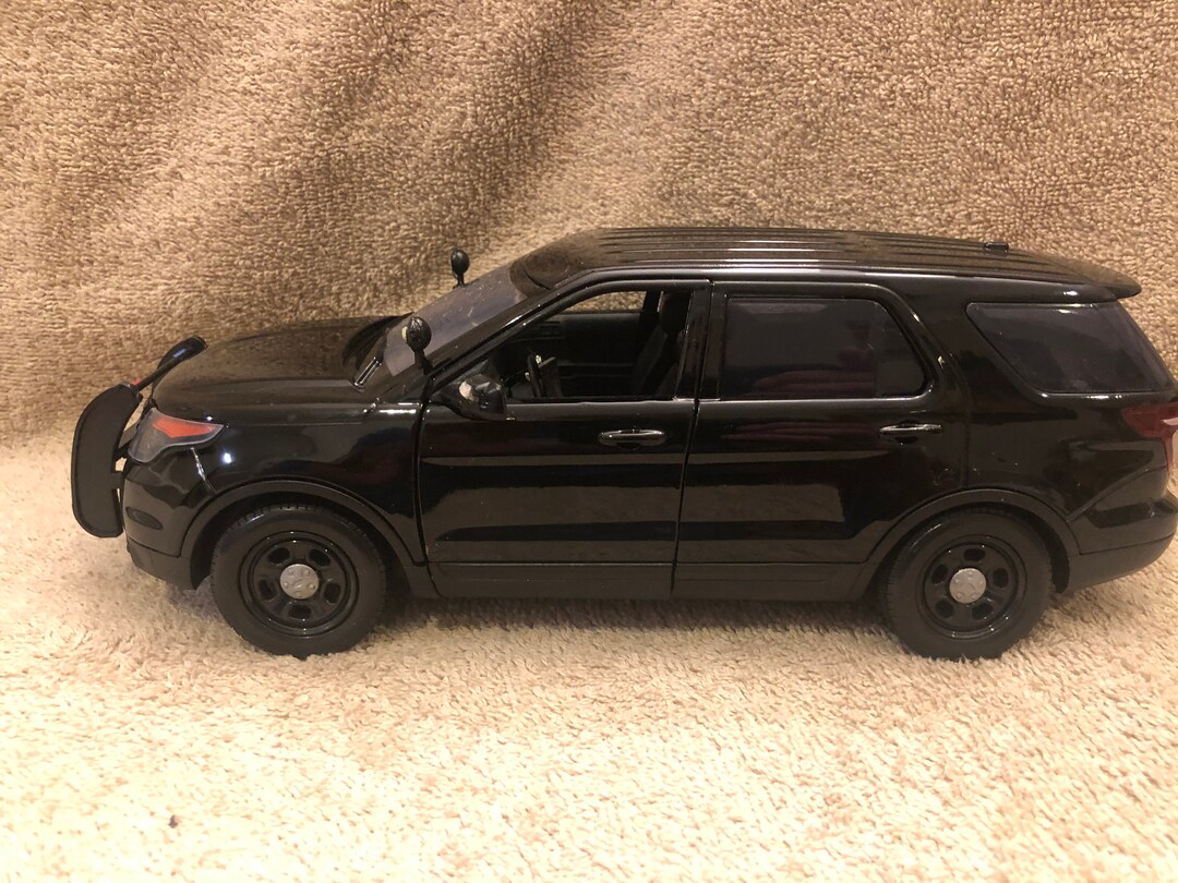 フォード エクスプローラー トラック1/18 Amazon.com: 1 18 for Ford Explorer SUV Simulation Diecast