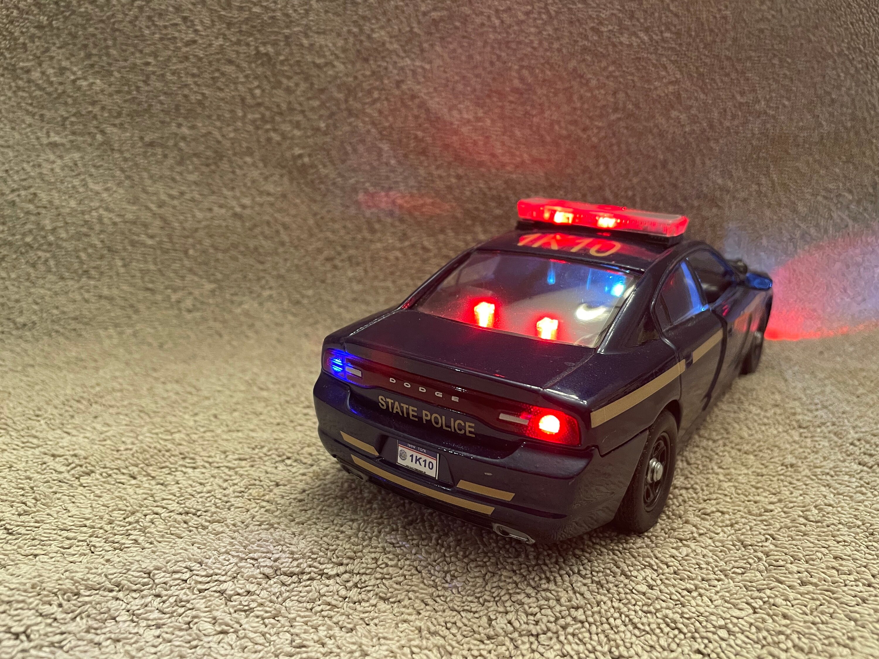 1/24スケールのニューヨーク州警察のダイキャストモデルカー