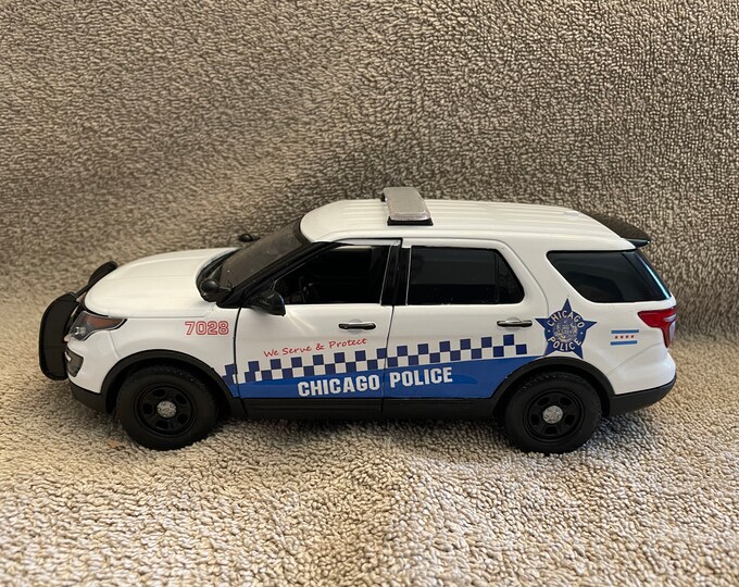 1/24 Scale Chicago Police Dept Die Cast Model Car Ford Explorer NON