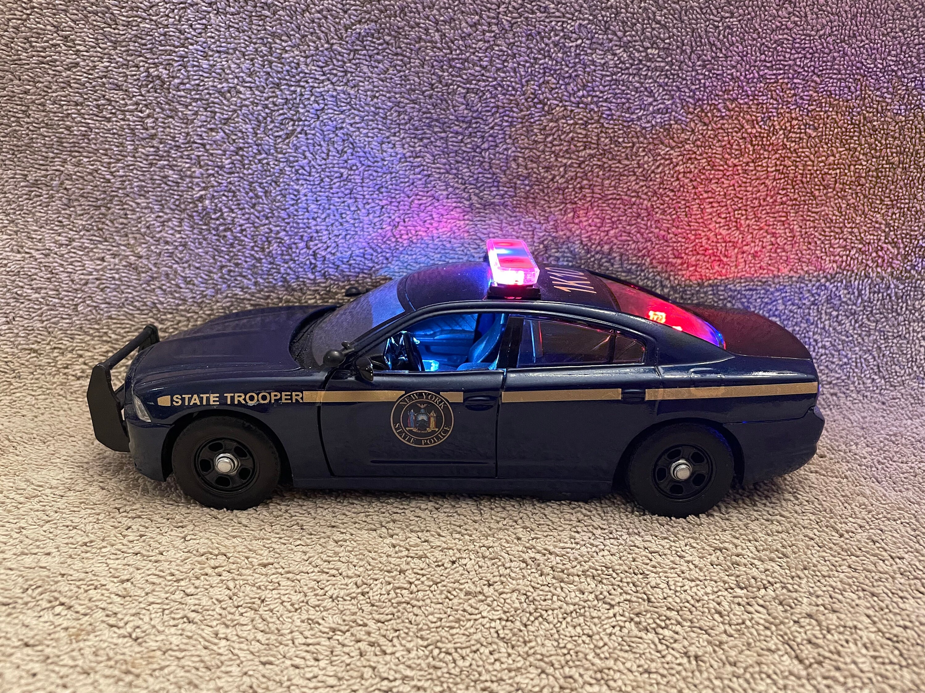 1/24スケールのニューヨーク州警察のダイキャストモデルカー