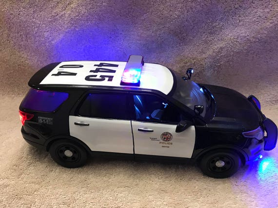 LEDカスタムパトカー 1/18 LAPD/ ロサンゼルス市警 LEDカスタムパトカー 1/18 LAPD/ ロサンゼルス市警