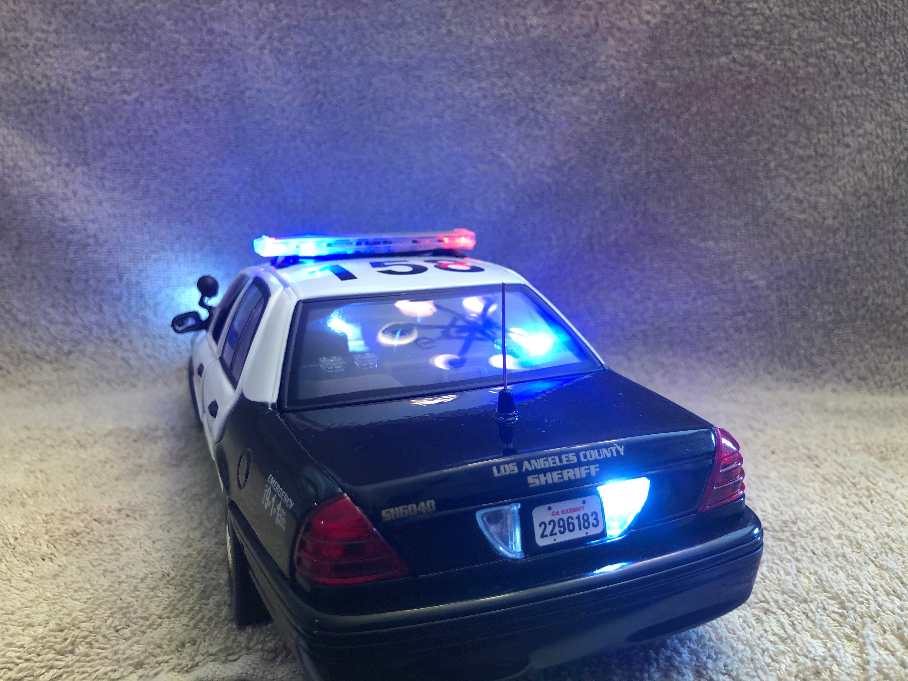 LEDカスタムパトカー 1/18 LAPD/ ロサンゼルス市警