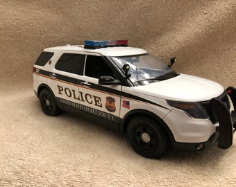 1/18 scale United States Secret Service Police  die-cast Ford Explorer model replica with working lights and 4 tone siren