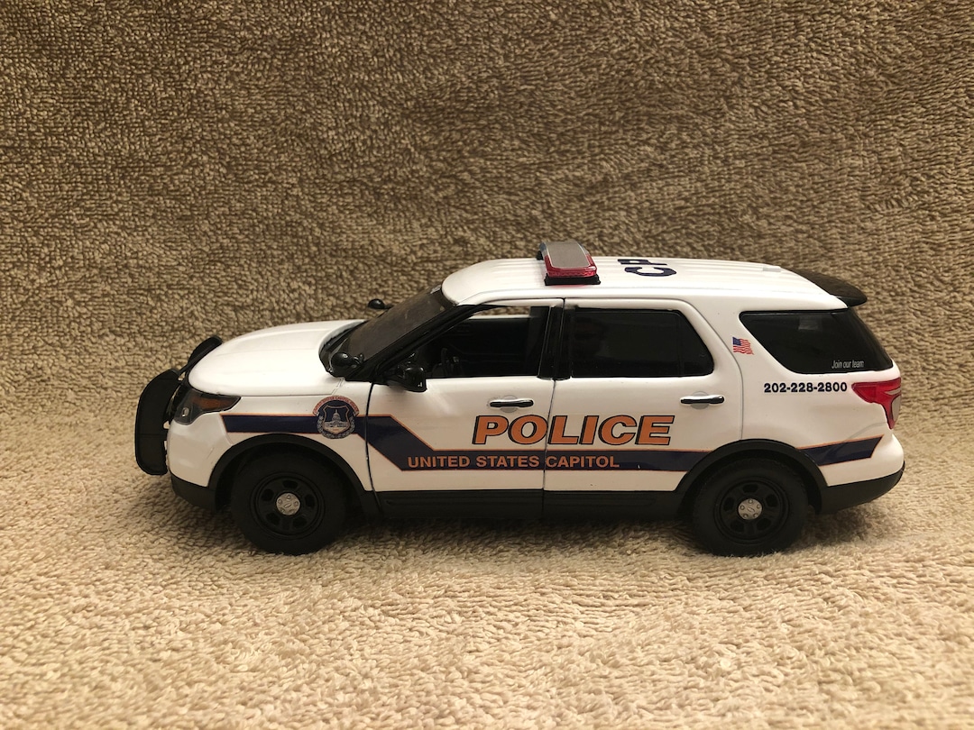 1/24 US Capitol Police Ford Explorer With Working Lights and Siren 