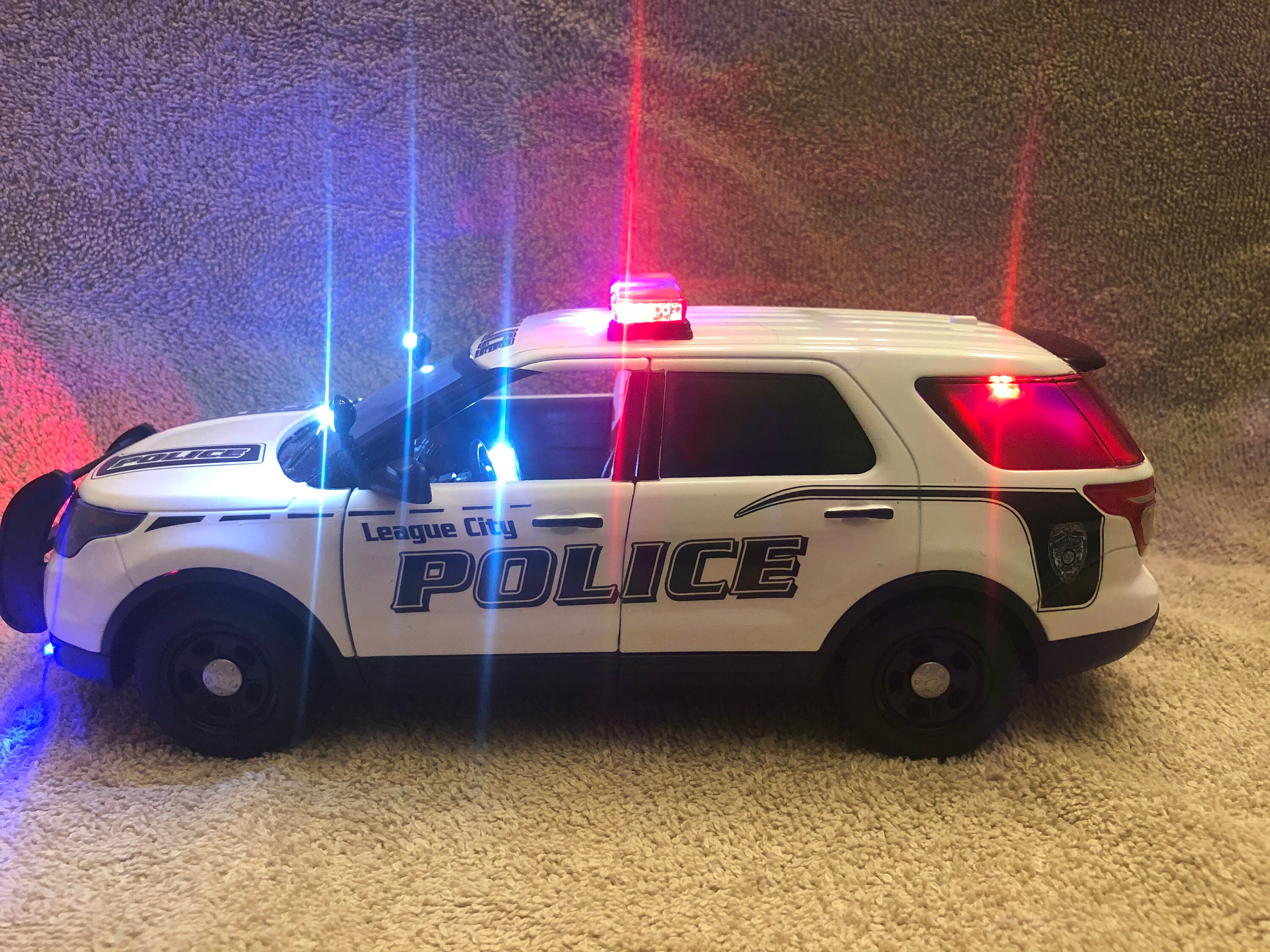 1/18 Scale League City TX Police Die-cast Ford Explorer Model 