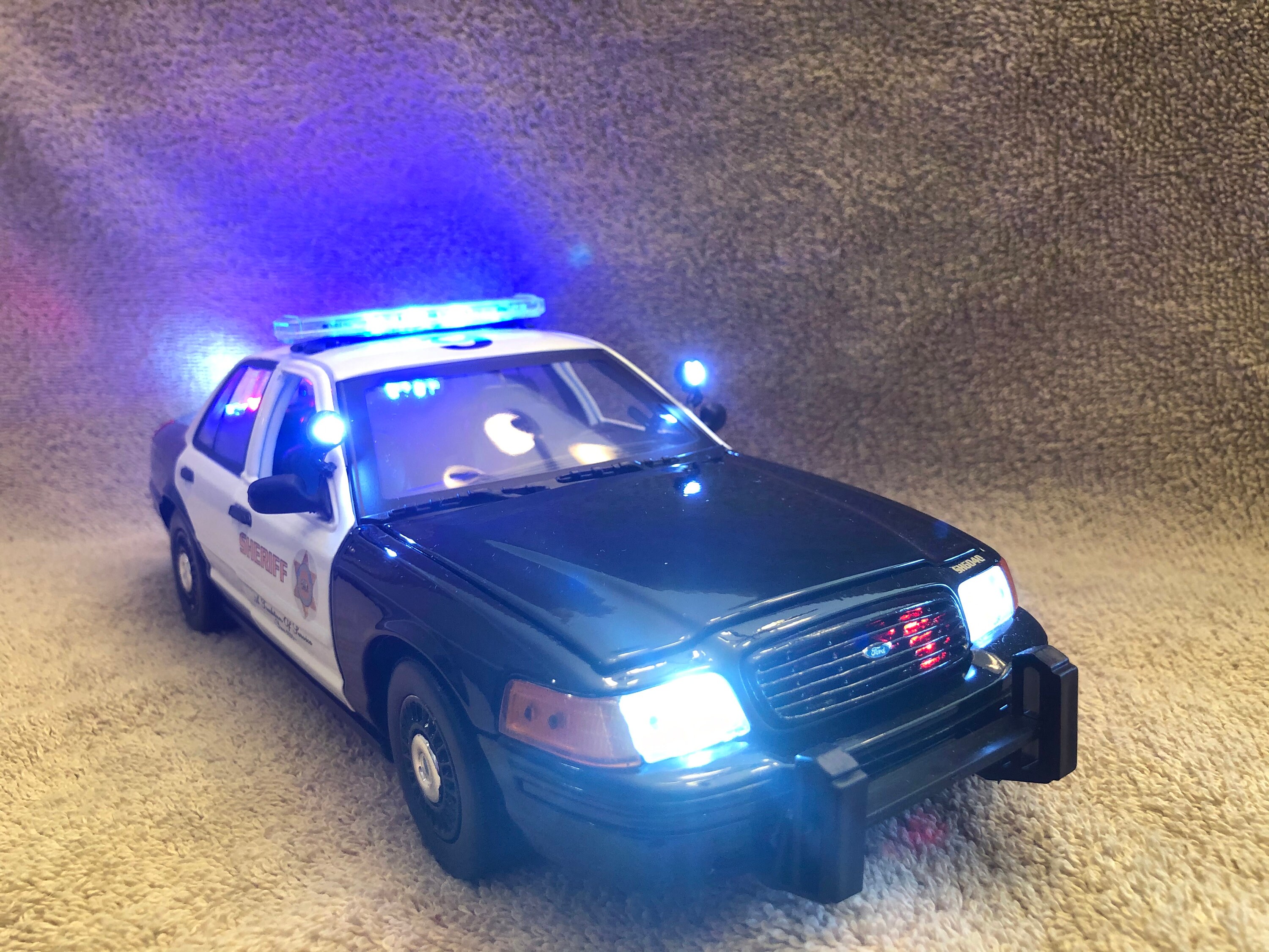 LEDカスタムパトカー 1/18 LAPD/ ロサンゼルス市警