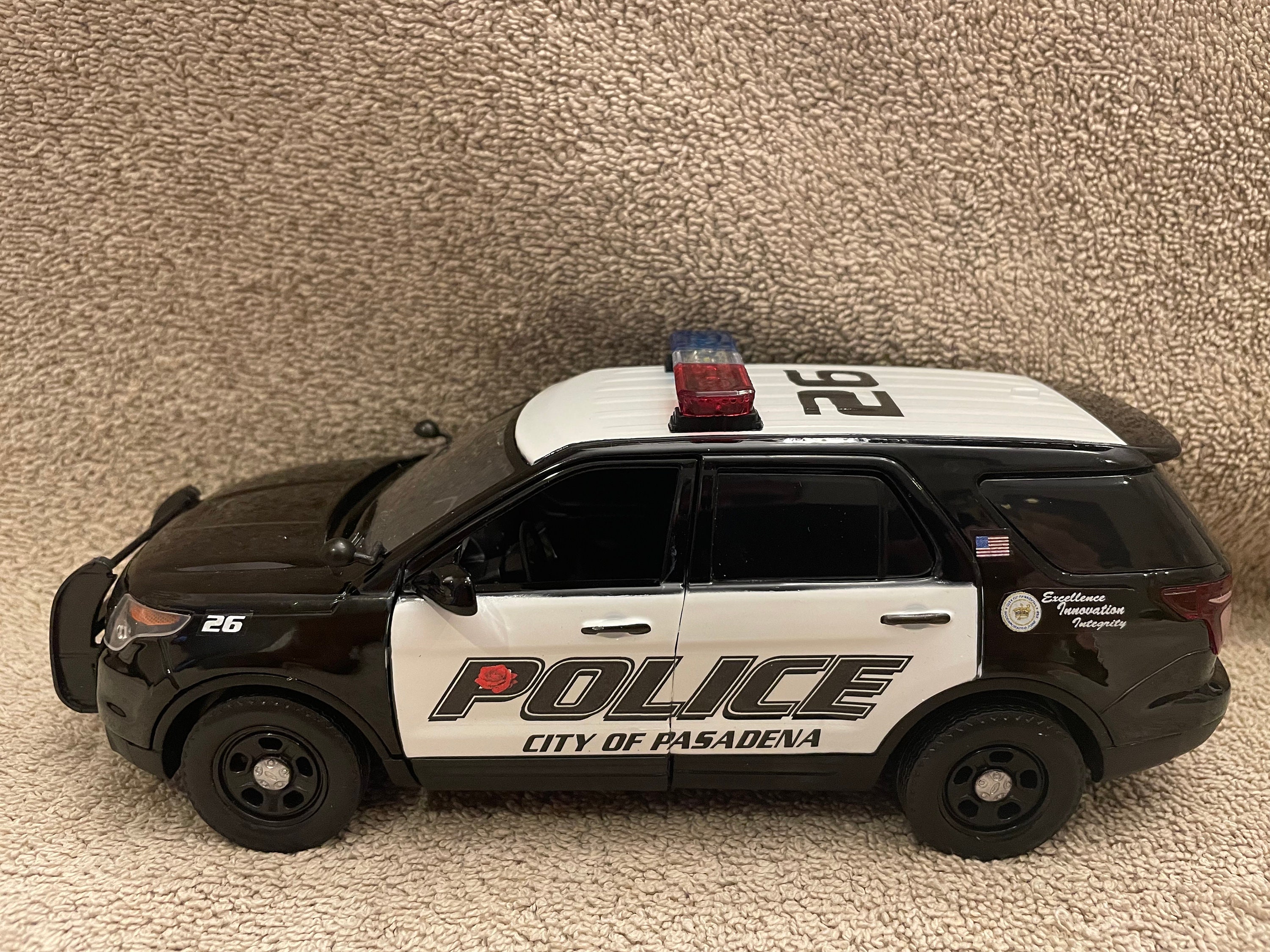 1/18 police cars with lights - Etsy 日本