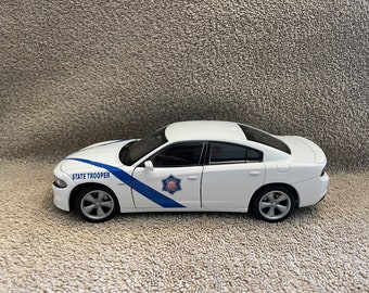 ダッジ・チャージャー 州警察ミニカー ダッジ・チャージャー 州警察ミニカー