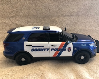 1/18 scale Westchester County New York Police Dept die-cast Ford Explorer model replica with working lights and 4 tone siren