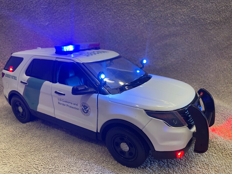 Explorer Border 1/18 Scale US Border Patrol Die-cast Ford Explorer Model Replica With ...