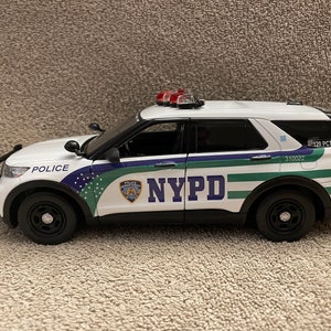 1/24 Scale NYPD 2022 Ford Explorer New Graphics Diecast Model Car