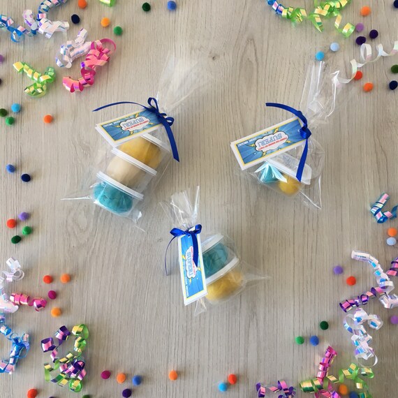 Playdough Party Favors (The Best Alternative To Party Bags) Parties