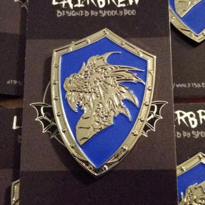 B-GRADE Holy Symbol Pin - Bahamut - TTRPG Props Platinum Appearance Big Wearable Prop Hard Enamel Dragon Pin Fantasy Magic Item Replica