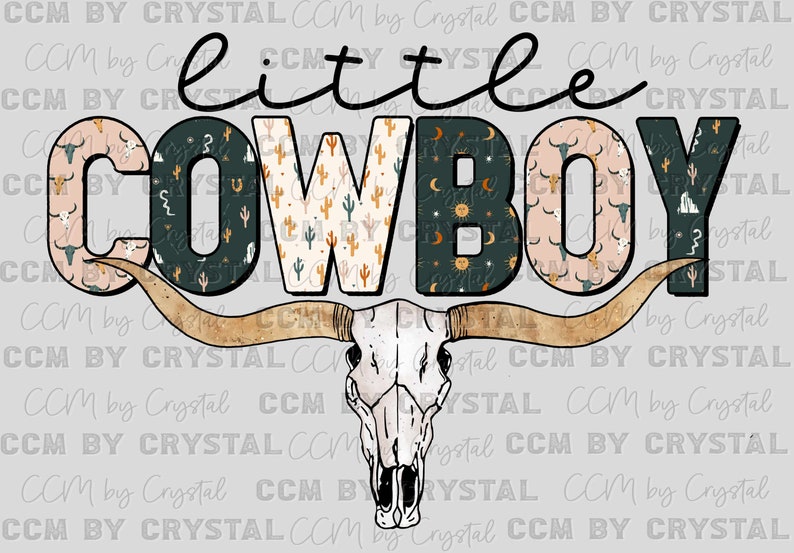 Op de afbeelding: Een digitaal ontwerp met de woorden "little cowboy" in zwart-witte lettertypen op een gepatroneerde achtergrond. Het ontwerp bevat ook een bruine stieren schedel met hoorns.