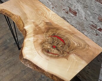 Wandkonsole mit Epoxidharz