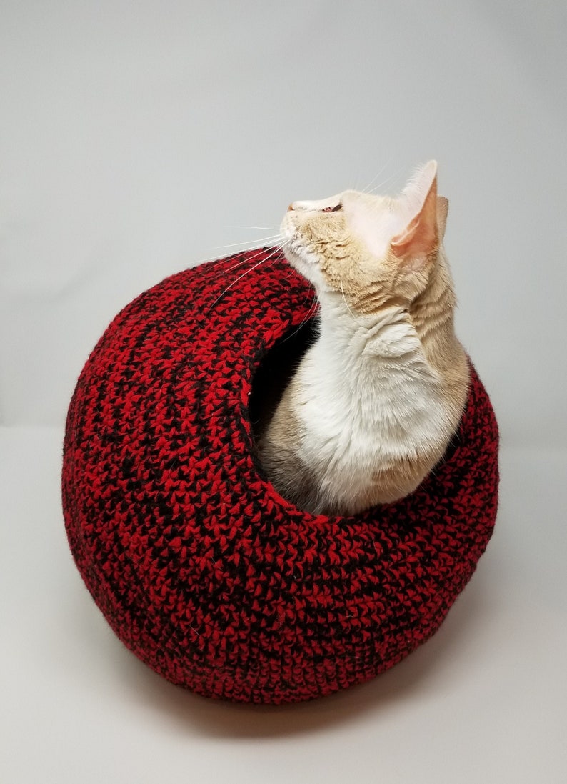 Cat Pod Crochet Pattern © image 1