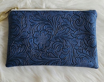 Bolsa de maquillaje de piel sintética con cremallera, hecha a mano, con relieve, monedero, billetera pequeña, color azul marino.