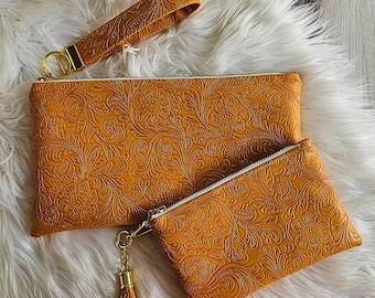 Bolso de mano de piel sintética hecho a mano con cuatro ranuras para tarjetas y bolsa a juego, color Marigold