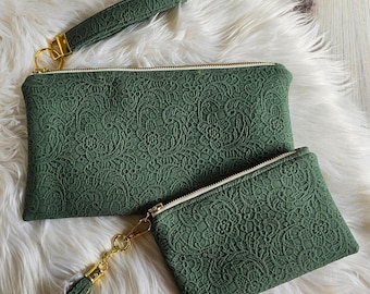 Cartera de mano con encaje verde salvia, hecha a mano, con ranuras para tarjetas y estuche