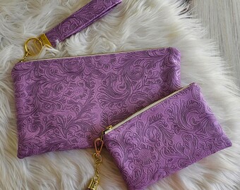 Bolso de mano de piel sintética hecho a mano con cuatro ranuras para tarjetas y bolsa a juego, color lila