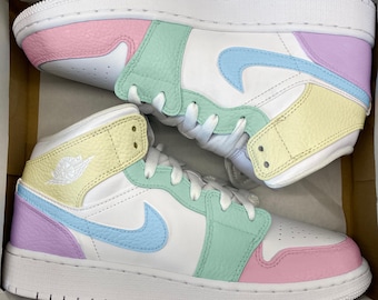 Zapatillas Nike Jordan 1 Mid personalizadas con arcoíris pastel