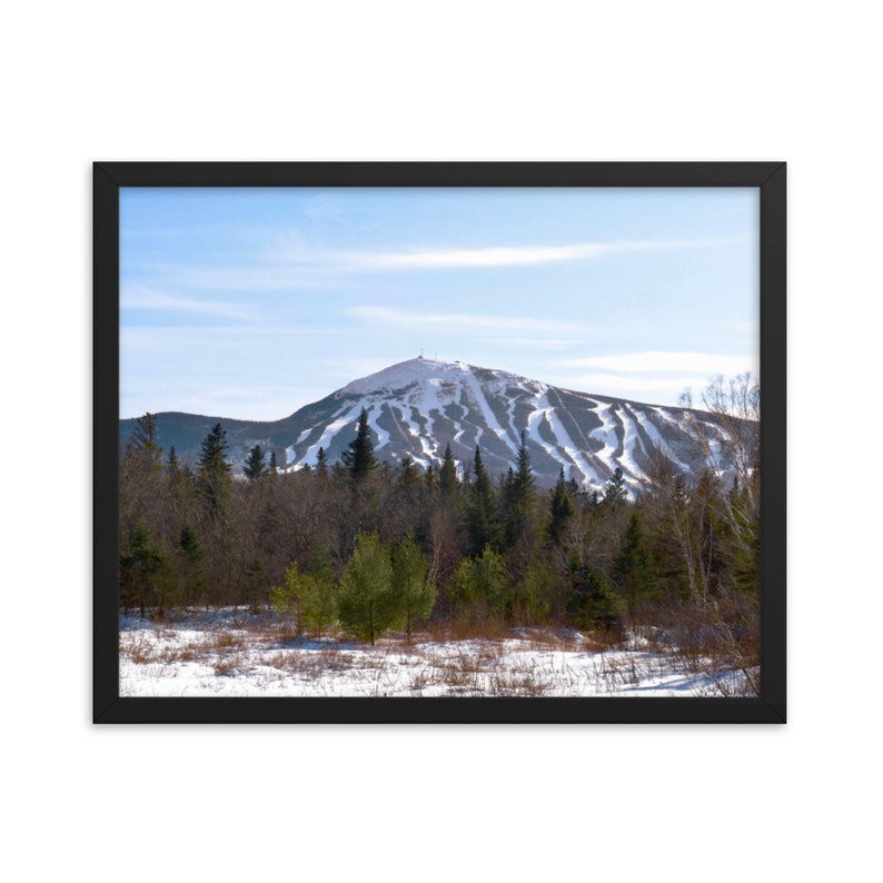 Impresión de Sugarloaf Mountain – Fotografía de montaña de esquí de Maine, paisaje invernal imagen 1