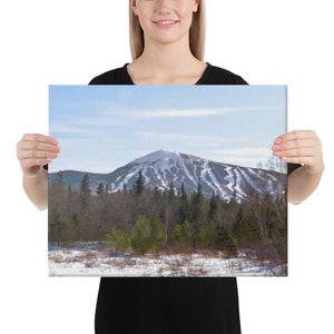 Impresión de Sugarloaf Mountain – Fotografía de montaña de esquí de Maine, paisaje invernal imagen 3