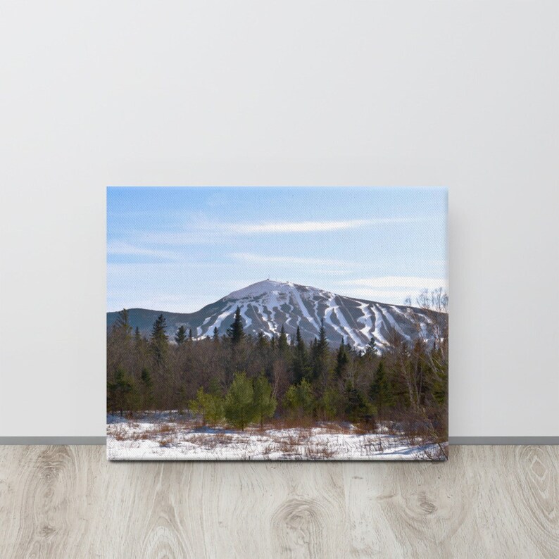 Impresión de Sugarloaf Mountain – Fotografía de montaña de esquí de Maine, paisaje invernal imagen 2