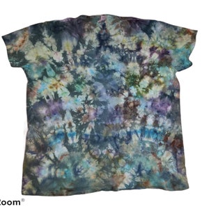 Ladies 2XL ice dyed t shirt.